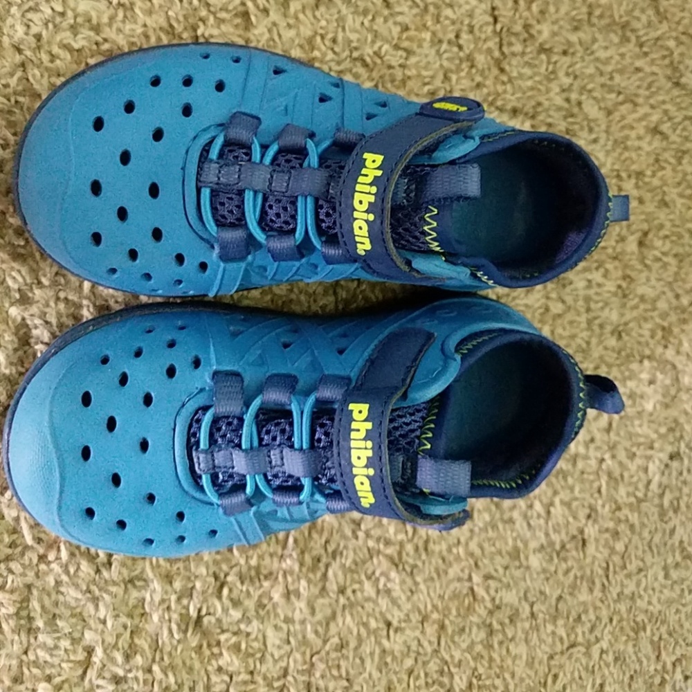 Stride Rite Made2Play Phibian Sneakers